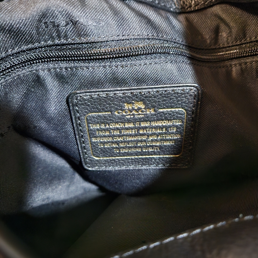 Coach leather black shoulder bag - Picture 2 of 9